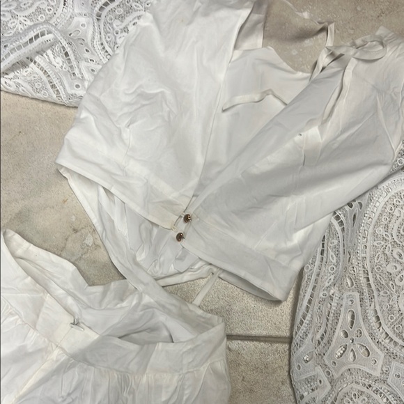 Chicwish White Lace Midi Dress - Picture 4 of 4